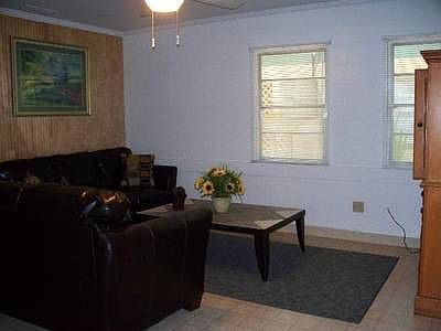 3rd image of 26 Hannah Dykes St