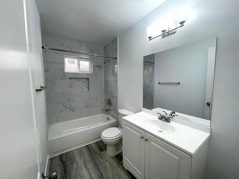 8123 Langdon Ave — Photo 21