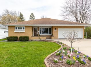 1225 W Parkway Blvd, Appleton, WI 54914