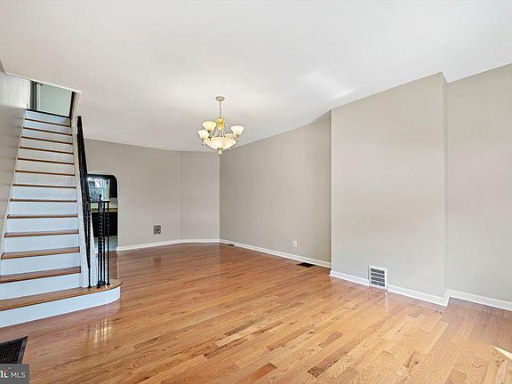 3rd image of 3118 Boudinot St