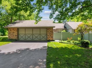 2114 Mason Lake Dr, Ballwin, MO 63011