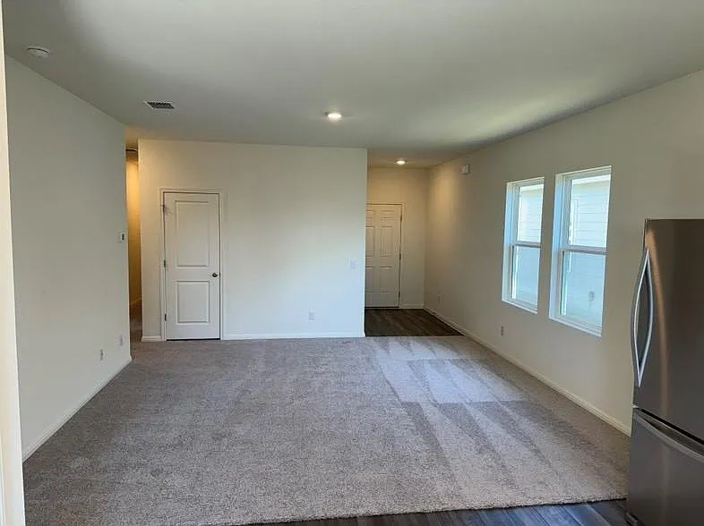3 bed, 2.0 bath, 1200 sqft, $1,750 — Photo 4