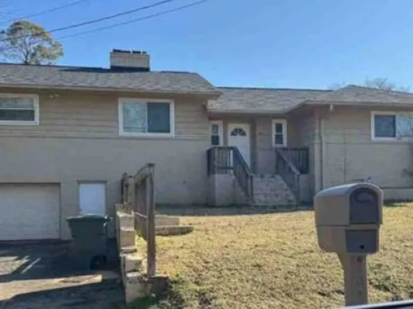 502 Seneca Dr, Seneca, SC 29678