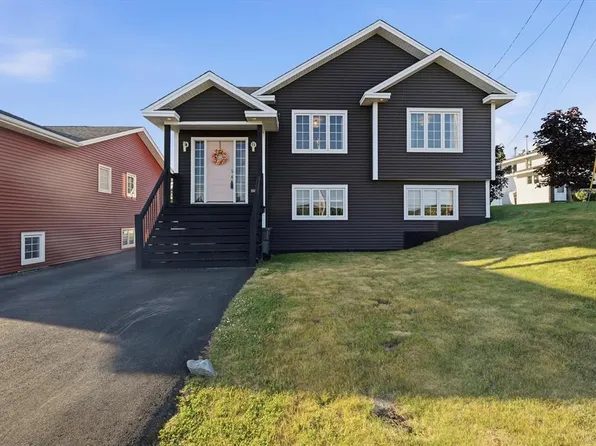 17 Lawlors Road, Paradise, NL A1L3P1