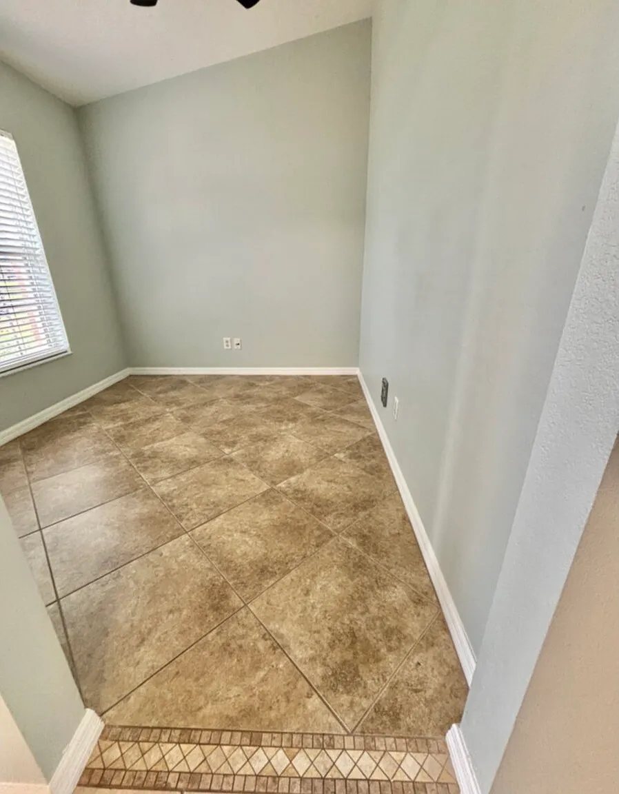 4 bed, 2.5 bath, 2100 sqft, $1,975 — Photo 4