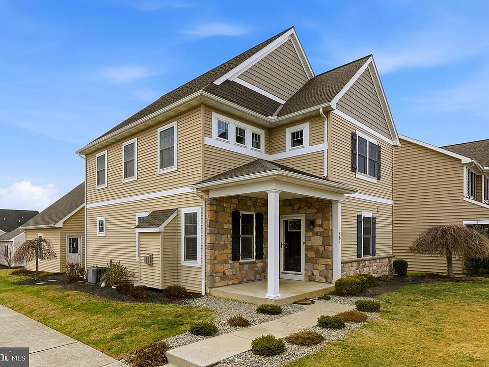 1st image of 664 Richmond Dr