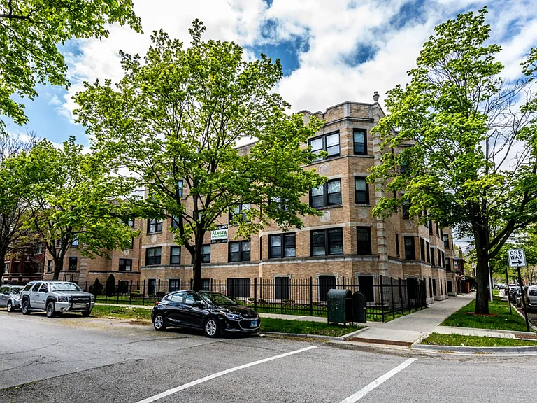 8100 S Essex Ave — Photo 19