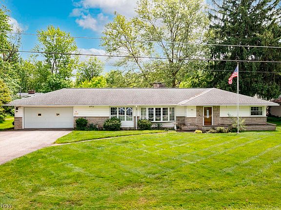 2nd image of 30 Meadowbrook Dr