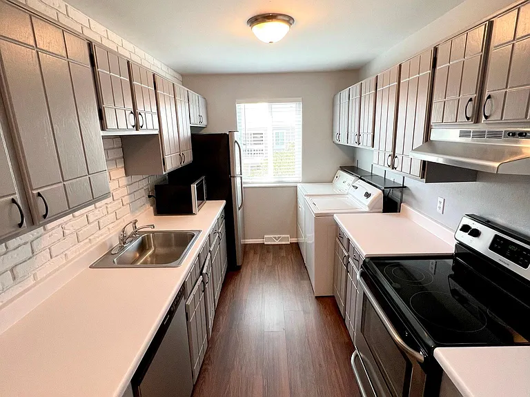 7931 Chase Cir #180 — Photo 3