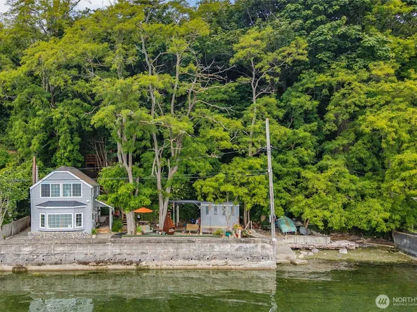 230 S 219th Street, Normandy Park, WA 98198