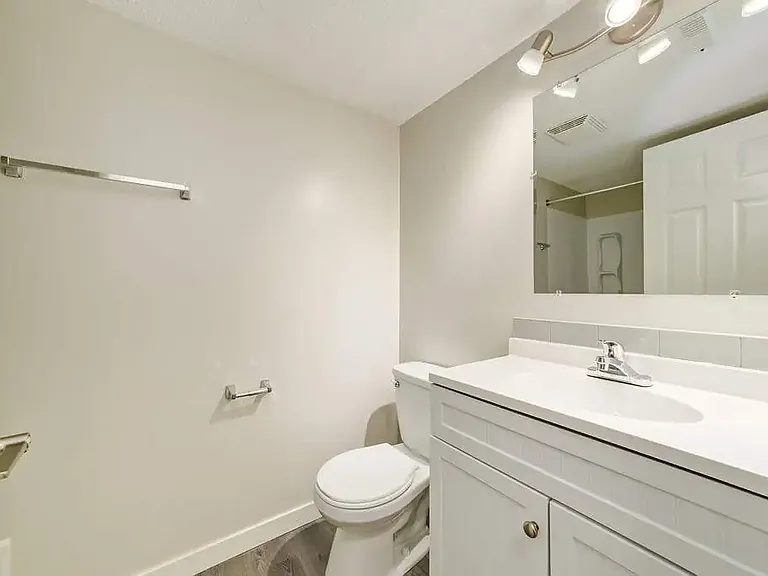 5327 A 38th Ave — Photo 31