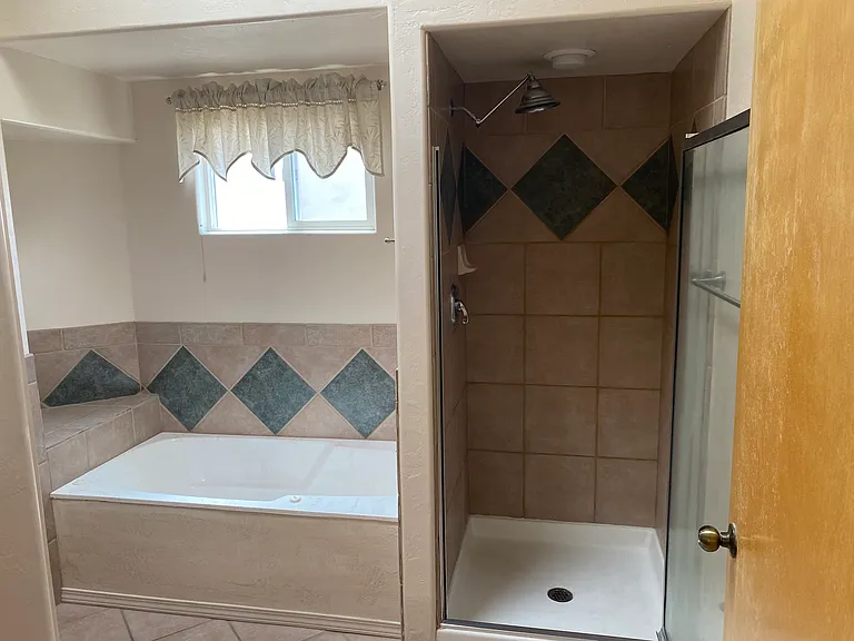 9905 Irbid Rd NE — Photo 12