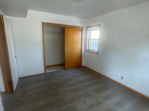 4th image of 208 S 1st St #11380629