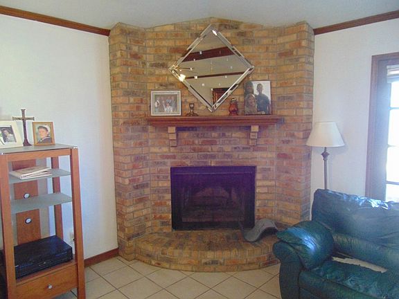 3rd image of 1163 Meadowvale Dr