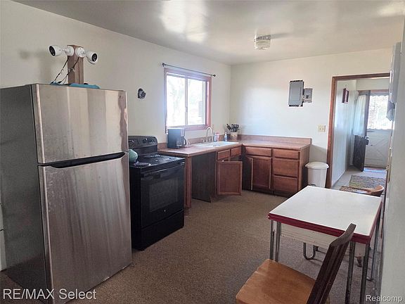 3rd image of 4898 Beech Rd