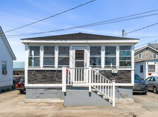 16 Riverview Ter, Hampton, NH 03842