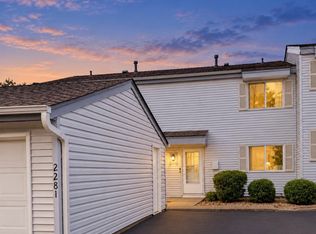 2281 Pond Ave E, Maplewood, MN 55119