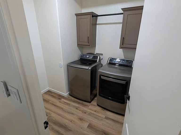 2491 W Rock Island Ave — Photo 9