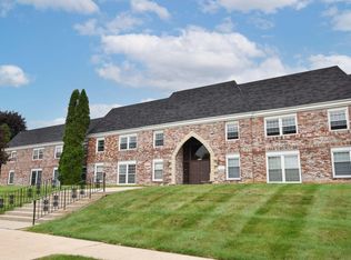 2076 Chateau Ct APT 206A, Grafton, WI 53024