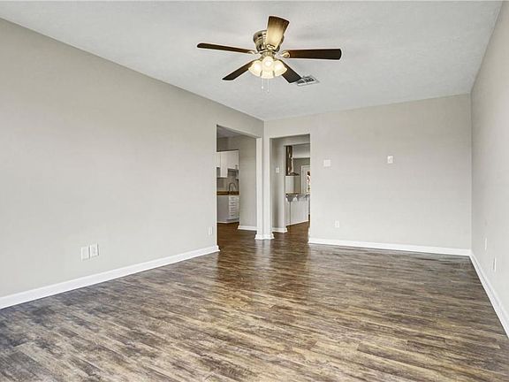 4th image of 1713 Clarence St