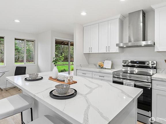 4th image of 2803 77th Avenue NE