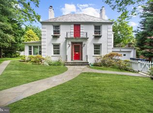 3715 Fessenden St NW, Washington, DC 20016