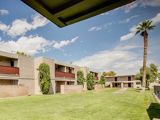Pennwood Place building