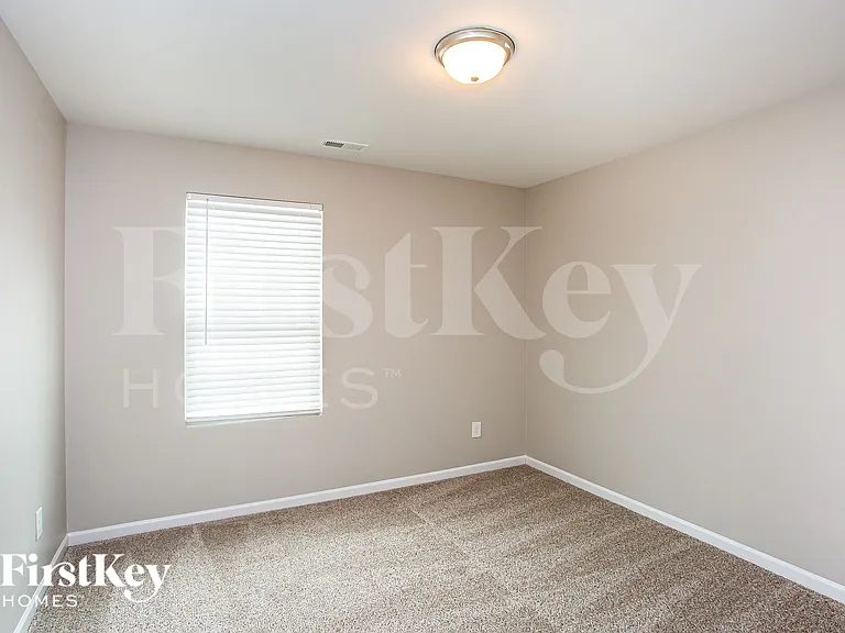 2814 Curbstone Ln — Photo 13