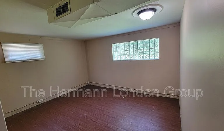 3437 Elmhurst Dr — Photo 11