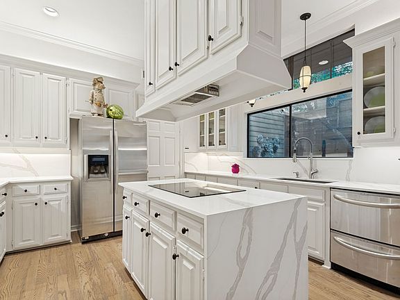 5th image of 6908 Park Ln