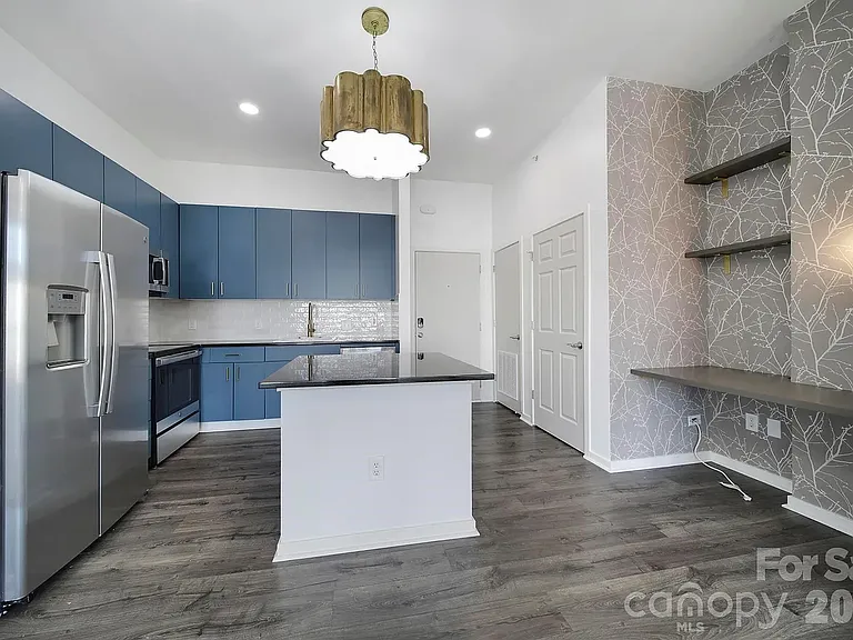 2125 Southend Dr #438 — Photo 4