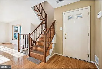 3 bed, 3.5 bath, 3600 sqft, $4,200 — Photo 3