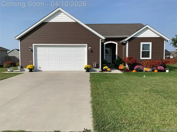 307 Marion Ave, Kimball, MI 48074