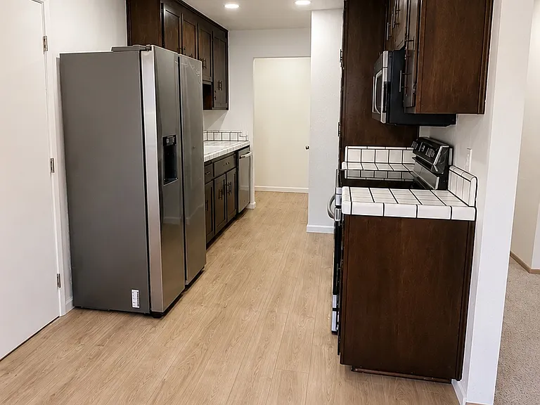 1608 Delta Dr — Photo 2