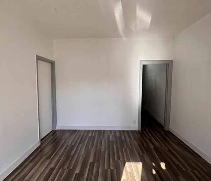 811 W 43rd St #811 — Photo 10