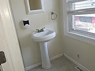 This 1568 square foot single family home has 3 bedrooms and 2.0 bathrooms. This home is located at 172 Western Ave, Mansfield, OH 44906. — photo 5