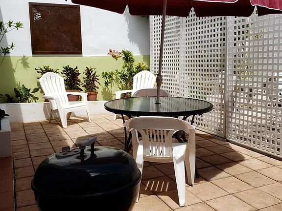 Private Patio w Weber Grill.