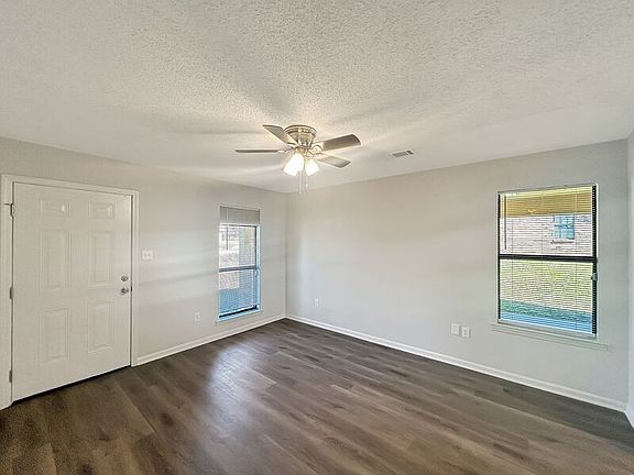 4th image of 10433 Lafayette Dr