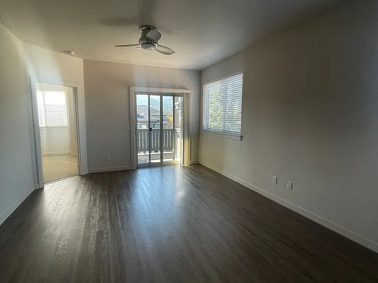 584 Fair Oaks Ave — Photo 24