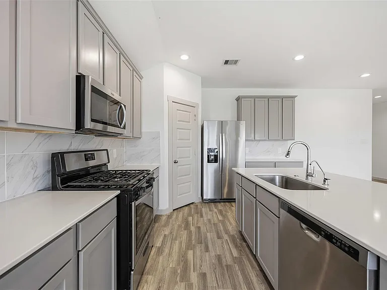 7127 Whispering Leaf St — Photo 8