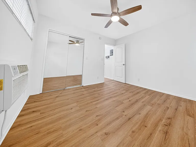 6944-6954 Coldwater Canyon Ave — Photo 32