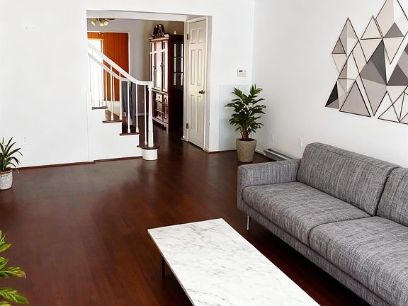 4th image of 2020 Stoney Brook Ct