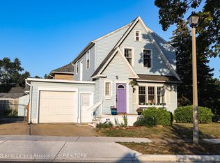 2615 Wayburn Rd, Lansing, MI 48910