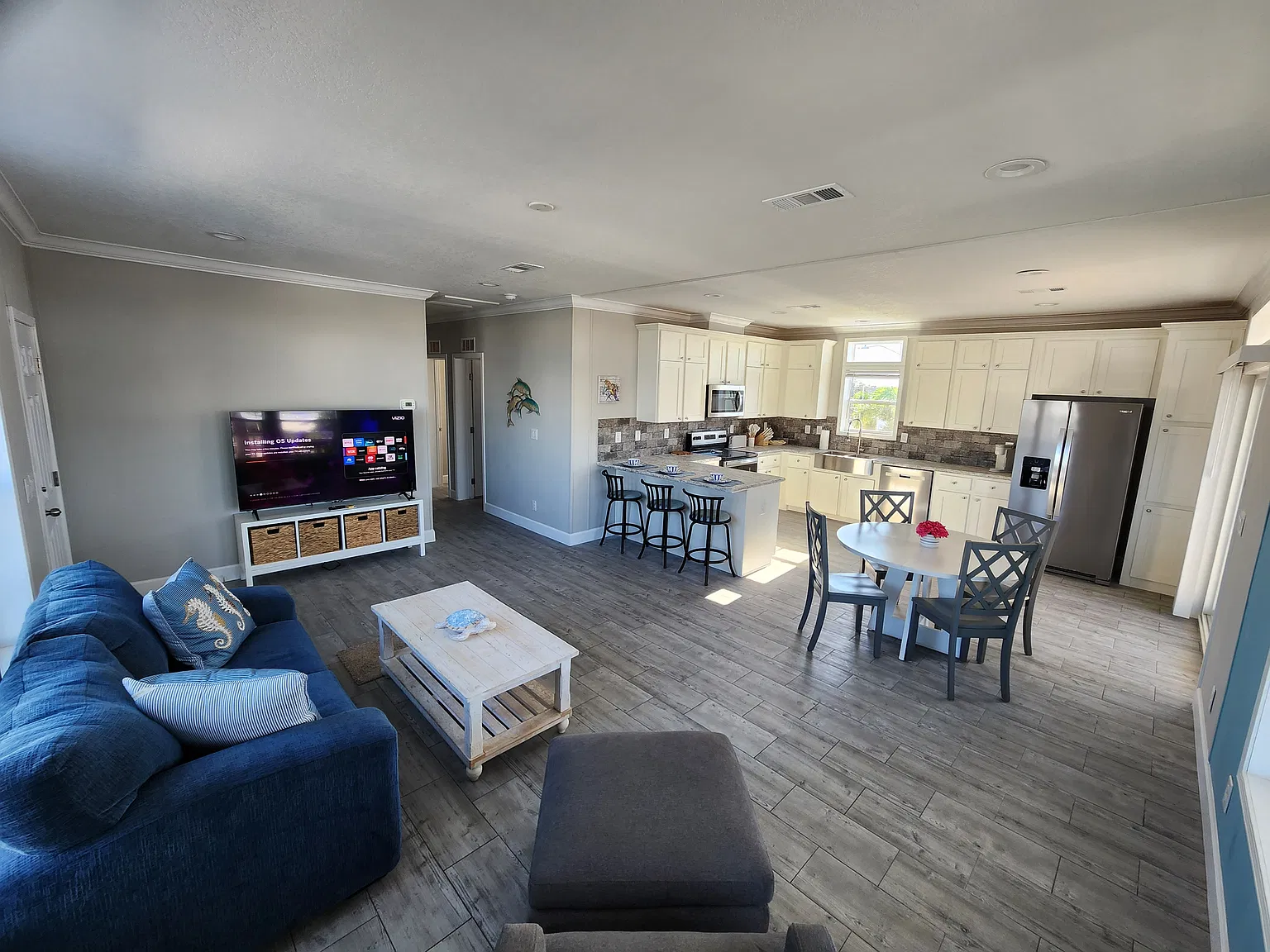 3 bed, 1226 sqft, $3,000 — Photo 4