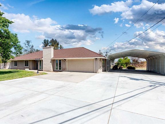 3rd image of 36451 Avenue 16 1/2