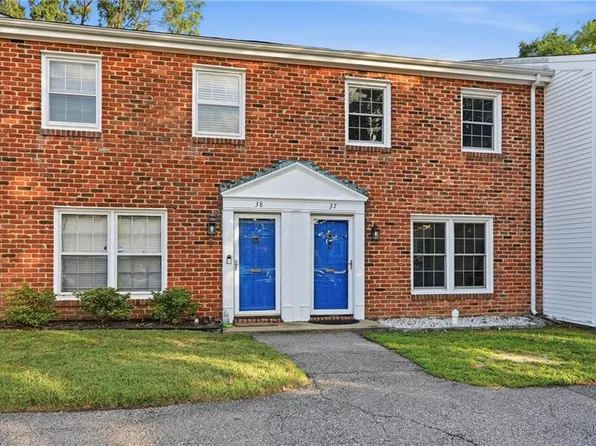 37 Towne Square Dr, Newport News, VA 23607