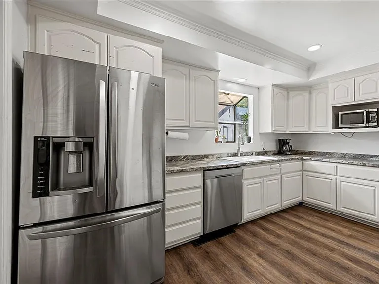 Kitchen Refrigerator included