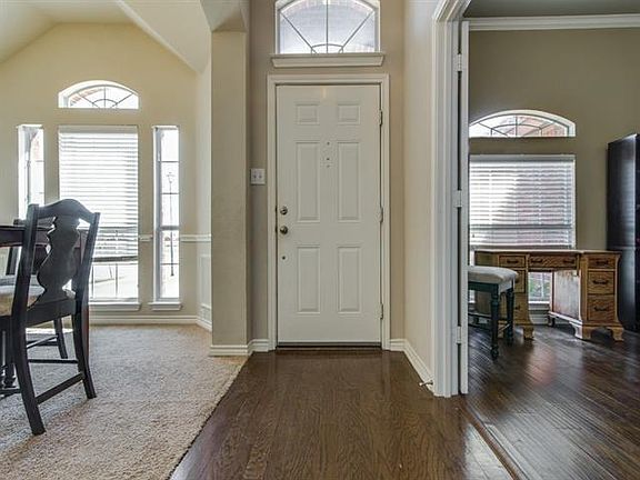 5th image of 2225 Woodberry Dr