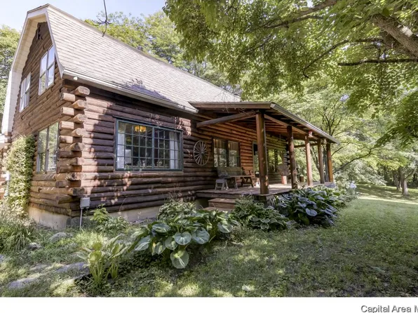1447 S Spring Creek Rd, Pleasant Plains, IL 62677