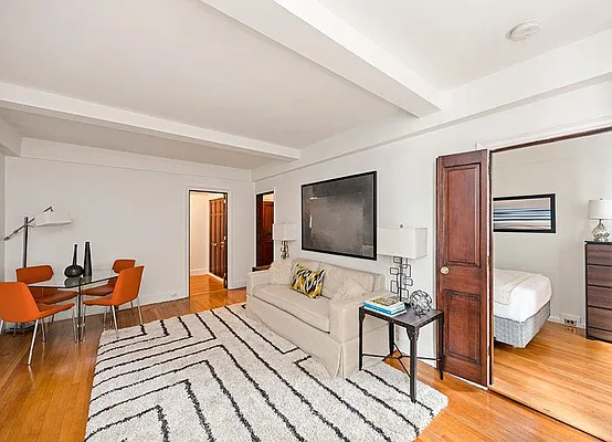 Sold by Warburg | media 10